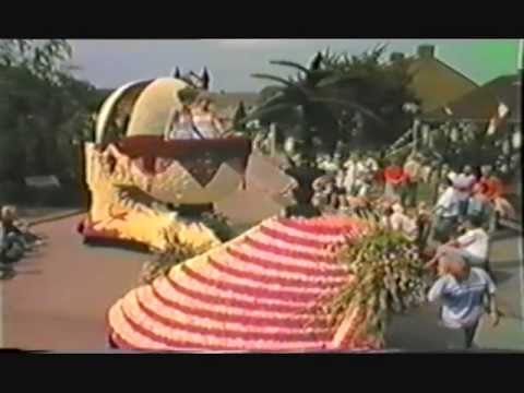 Corsogroep Fun Fun, met Assepoester. Bloemencorso Sint Jansklooster 1991
