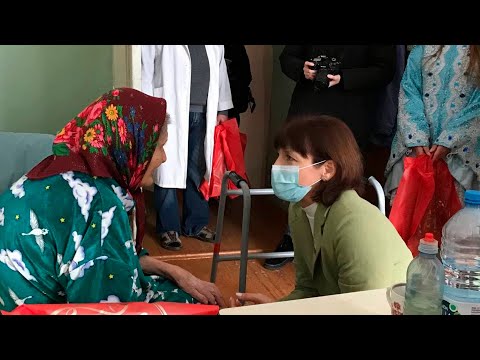 Старо-Дятловичскую больницу посетили с подарками депутаты Парламента видео
