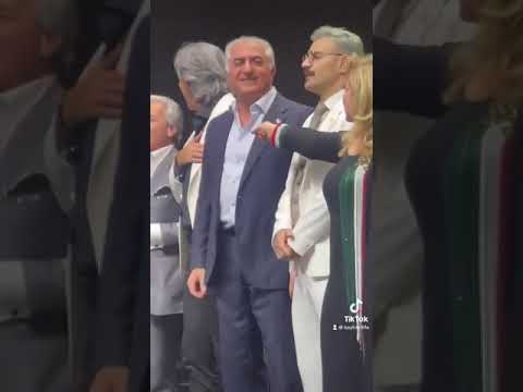 Artists Singing "Ey Iran" Alongside Prince Reza Pahlavi