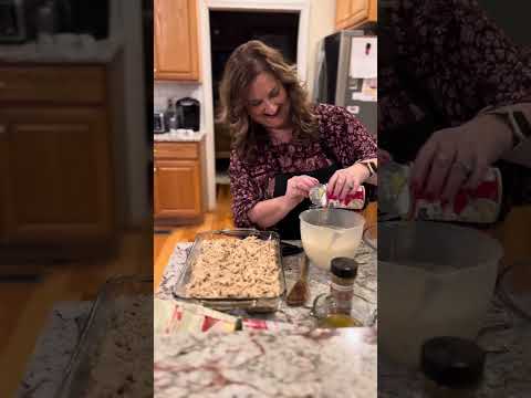 One Pan Chicken & Stuffing Casserole 🥘