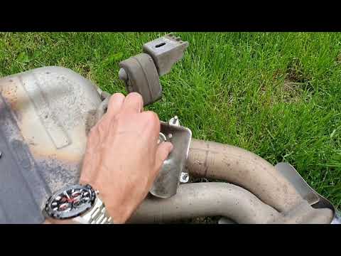 Audi RS3 8V vergammelte Auspuffklappe (fest gegammelt)