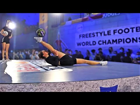 Women's Crazy Football - Skills & Tricks LIA LEWIS vs AGUSKA