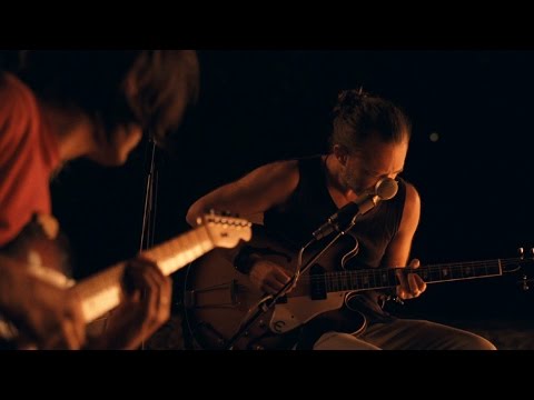 Radiohead - Present Tense: Jonny, Thom & a CR78