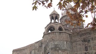 Ս. Էջմիածնի պատի հարթաքանդակը ոչ թե Շահ Աբասին է պատկերում, այլ Անտոն չելեպի Սարոյանին