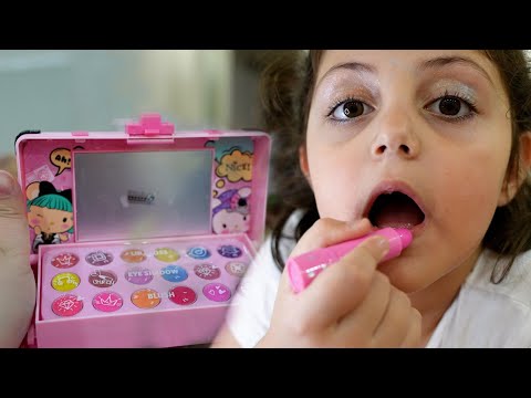 Afife Annesinden Gizli Makyaj Yapıyor! مقالب في أخوي الكبير ليوم كامل !!