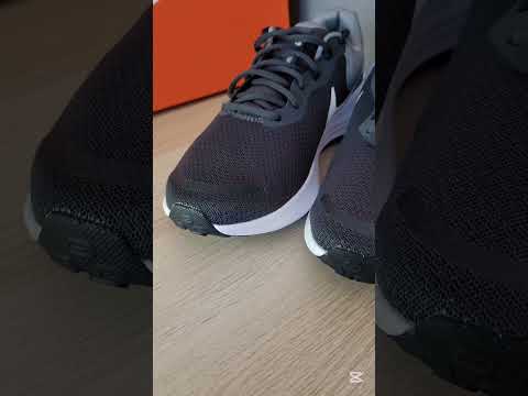Nike Revolution 7