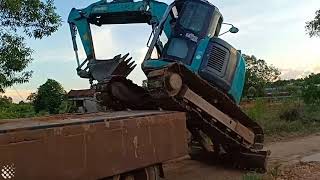 faze tari urca excavatorul in camion