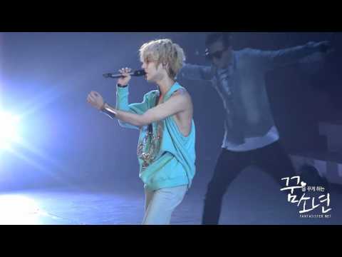 111027 SHINee World 2011 in Nagoya - taemin