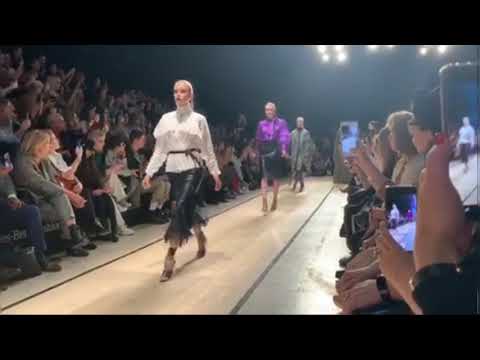 Модный показ Julia Dalakian