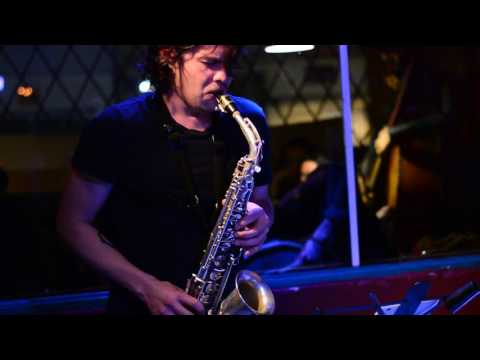 SAN CAFE JAZZ CLUB - LA GRUTA - KARAIM