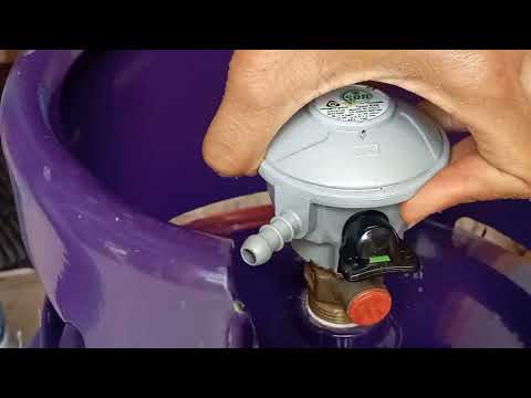 How to connect and disconnect gas regulator from a gas cylinder