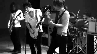 &quot;Say A Prayer&quot; Special Performance Version - Tyler Bryant &amp; The Shakedown