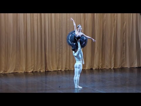 Renata Shakirova. Alexei Timofeyev. Swan Lake Act 3 coda. 2019.