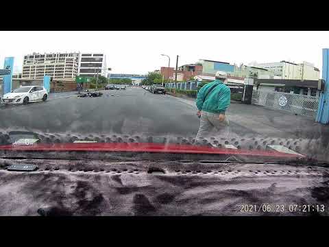 110.06.23 No. 262, Zhongshan North Road, distrito de Dayuan, Taiwan Shigufu Company Gate Acidente de veículo