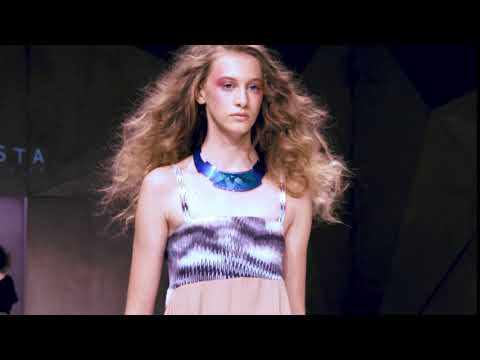 download lagu mp3 mp4 Minka Dress, download lagu Minka Dress gratis, unduh video klip Minka Dress