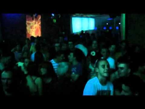 Avri feat. mickiyagi - i'm not in love (original mix)