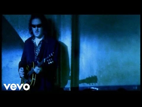 Video per il significato della canzone Blu di Zucchero