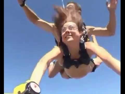Голые девушки прыгают с парашютом | Пердоль по-русски