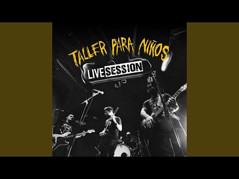 Ella No Tiene Ni Idea de Lo Que Se Siente Subirse a una Montaña Rusa (En Vivo)