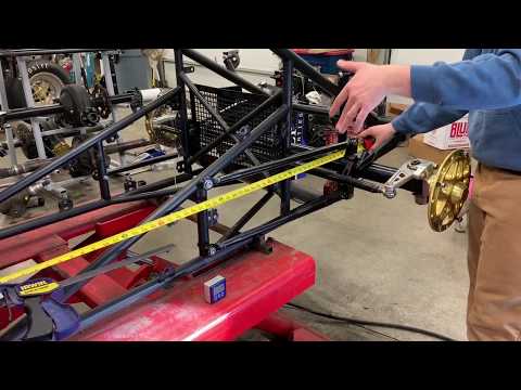How to Square a rear end in a sprint car