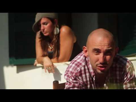 Castì feat. Giovanna Farina - Nuje Simme