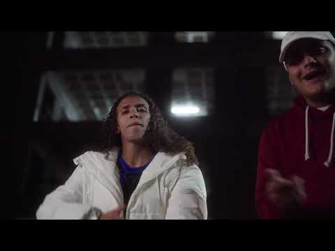 AK No Ombro - Vinicin, 2T, AR Baby, Mc Vitin da Igrejinha, Gabe O. e Joãozin 22 (Clipe Oficial)