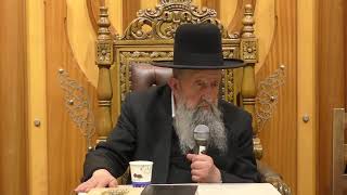 הרב בן ציון מוצפי • שידור חי הרצליה • בית הכנסת ברית שלום (בית הכנסת מוסאיוף) - התמונה מוצגת ישירות מתוך אתר האינטרנט יוטיוב. זכויות היוצרים בתמונה שייכות ליוצרה. קישור קרדיט למקור התוכן נמצא בתוך דף הסרטון