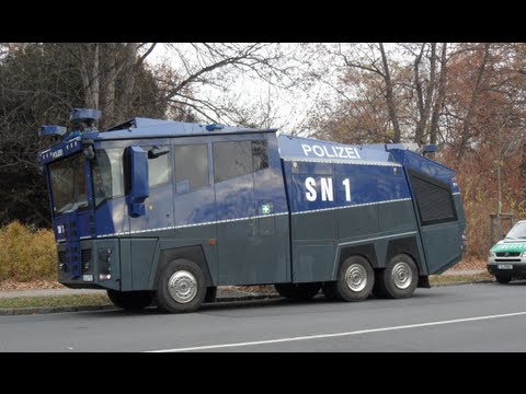 Großeinsatz Polizei Dresden/ BuPo/ BePo bei Fußballspiel Dresden 20.11.2011 (Part 4 - Photos)