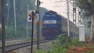 preview picture of video 'Darling 19302 Yesvantpur - Indore Express Ripping Apart'