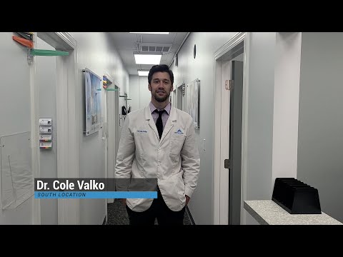 Stretch Your Back! Teach Me Tuesdays - QL Exercise | Keith Clinic