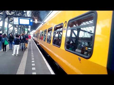 Dm'90 (Buffel) vertrekt van Amsterdam Centraal!!