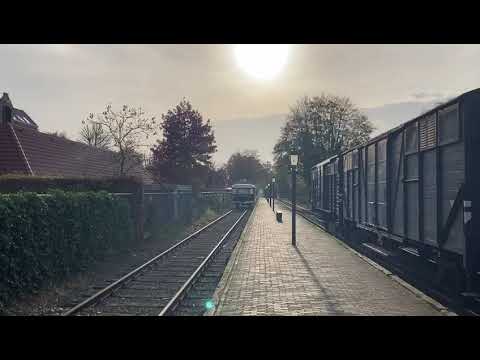 Wismar railbus vertrekt van station boekelo