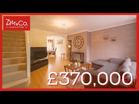 A TASTEFULLY PRESENTED three bedroom detached family home which MUST BE VIEWED - Tilesford Close