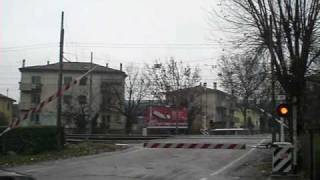 preview picture of video 'Passaggi a livello 1 - Mestre via Gazzera Bassa I°'