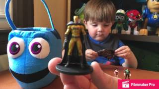 Surprise Egg Opening- Justic League Series 1