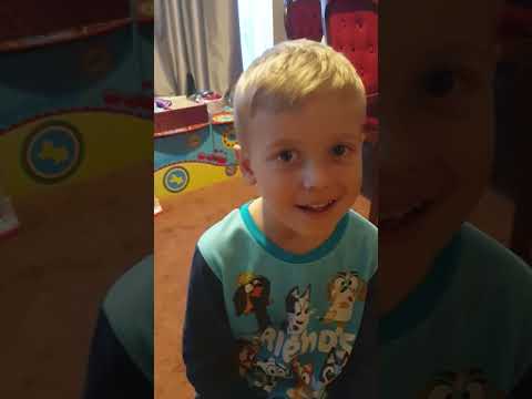 - Emma Alexandra Pavel si Oliver Gabriel Pavel le place  muzica divina cu Armin Nicoara ...