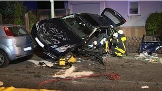 preview picture of video 'Schwerer Unfall: Auto überschlägt sich mehrfach auf Ahnatalstraße'