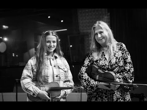 Mairéad Ní Mhaonaigh & Nia Byrne