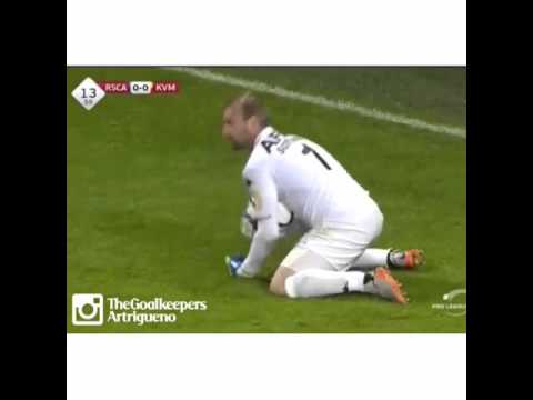 Jean-François Gillet saves 3 penalties in one game  ️@Football.Total⬅️