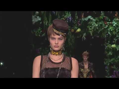 Moschino Milan Woman SS 2018