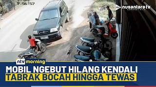 Download lagu Tragis! Detik-detik Bocah Tewas Ditabrak Mobil saat Duduk di Atas Motor Pinggir Jalan | NTV MORNING mp3