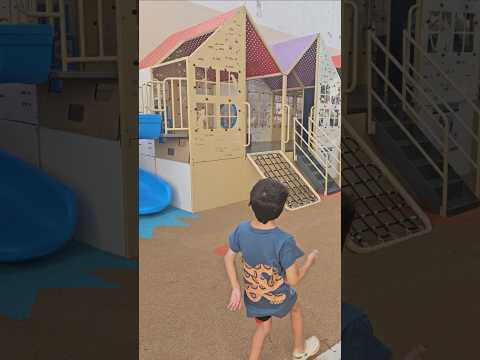 Gino Patio de juegos Plazoleta Zabala calle Suipacha 120 Buenos Aires 26/2/26