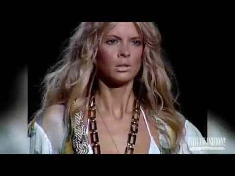 download lagu mp3 mp4 Julia Stegner, download lagu Julia Stegner gratis, unduh video klip Julia Stegner