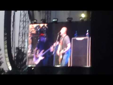 Foo Fighters @ Milton Keynes Bowl - Dear Rosemary ft. Bob Mould (3 july 2011)
