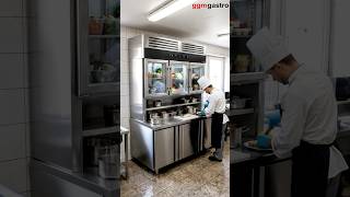 Koelwerkbank met wandkoelrek - 1350x700mm - met 3 deuren - met 3 glazen deuren - werkblad