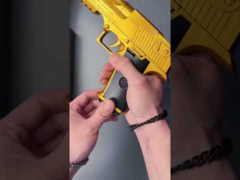 There isn't a man who wouldn't love to have a toy gun like this, is there?