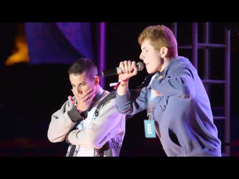 Skone vs BTA - Final - Málaga - Red Bull Batalla de los Gallos 2014 (Oficial)