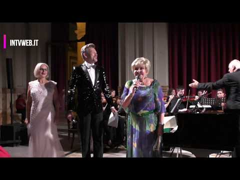 874  OCI CIORNIE BAMBOLO BE DIFFERENT CHIARAMORE