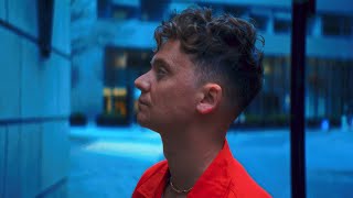 Musik-Video-Miniaturansicht zu Maybe I Songtext von Conor Maynard