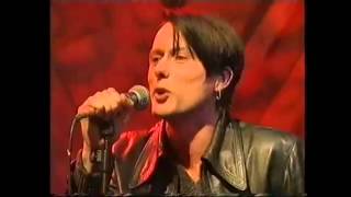Suede - Beautiful Ones live on TFI Friday, 1996